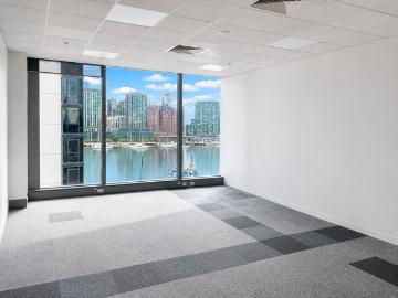 Sensational Harbour Views with this great office space...