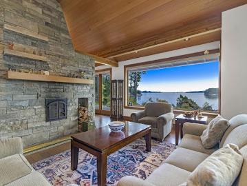 Seaside house with garden and terrace