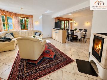Seeblick & 1.056 m² Grund: Familienhaus in Sonniger...
