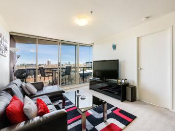 Seventh Floor With Great Views And Two Balconies