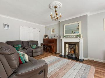 Short Let Only – College Park Way, Ballinteer, Dublin 16