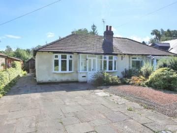 Shrigley Road South, Poynton 2 bed semi detached house...