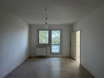 Single Apartment mit Aufzug, Balkon und Wannenbad nur...