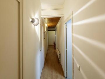 Single bedroom in a student flat, near Ciutat Universitária
