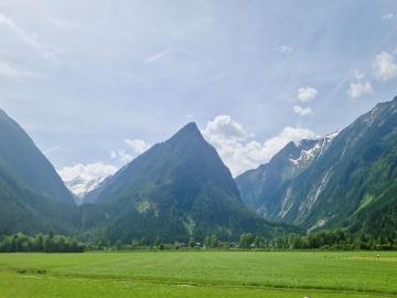 Sonniges Baugrundstück mit Blick auf den Großvenediger