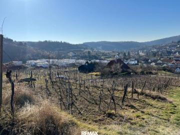 Sonniges Baugrundstück in Erhöhter Aussichtslage...