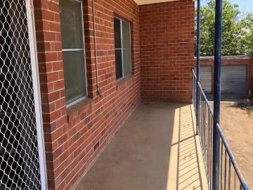 SOUTH TAMWORTH Updated Upstairs Unit