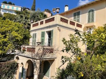Sous Compromis CHARMANTE VILLA AVEC BEAUCOUP DE...