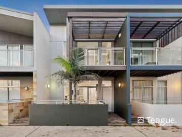 Space, Style & Effortless Living in the Heart of New Port