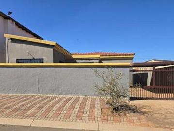 spacious 4 bedroom family home on th.