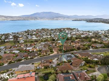 Spacious Townhouse with Fabulous Views