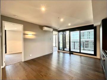 Spacious Two Bedroom Apartment in the Heart of West...