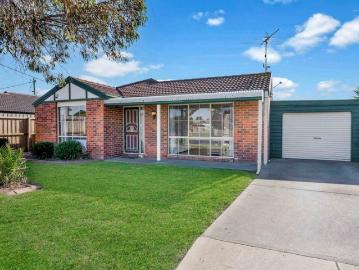 Spacious Brick Home on 597m² with a Large Shed