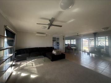 SPACIOUS FAMILY HOME