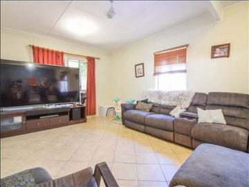 Spacious Family Living on a Huge Block!
