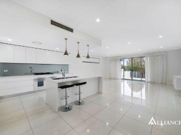 Spacious & Modern 5 Bedroom Duplex