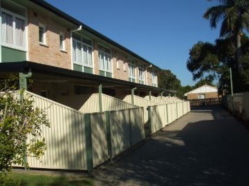 SPACIOUS SPLIT LEVEL UNIT