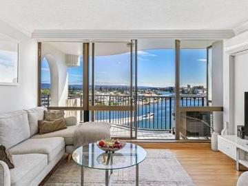 SPECTACULAR PANORAMIC VIEWS OF MAIN RIVER ONLY 2OOM TO BEACH