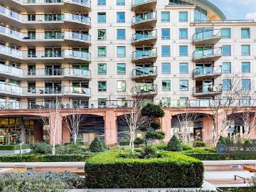 St. George Wharf, London, SW8 Studio to rent £1,975 pcm...