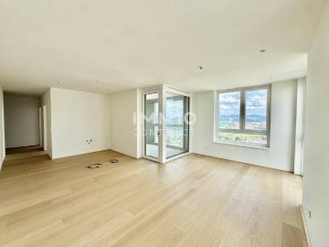 Stadtleben mit Weitblick und Pool: 3 Zimmer...