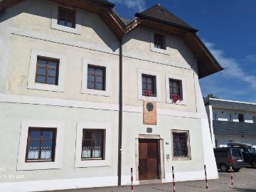 Stilvoll wohnen im denkmalgeschützten Altbau mit Garten