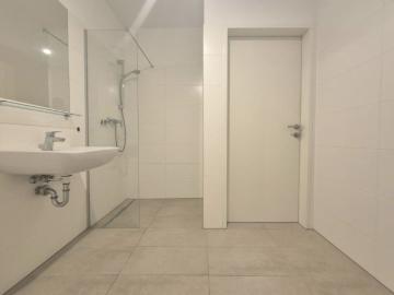 Stilvolle Neubauwohnung mit perfekter Anbindung und...
