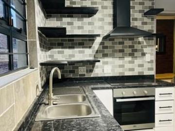 Studio apartment in Newlands West