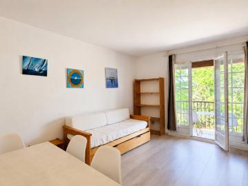 STUDIO APERCU MER EN DERNIER ETAGE D'UNE RESIDENCE...