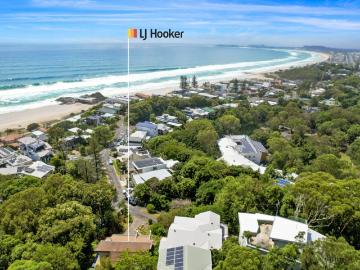 Stunning Furnished Beach House with Dual Living Flexible...