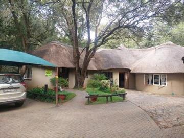 stunning holiday resort in hekpoort.