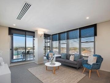 Stunning Lakeside Apartment in West Lakes