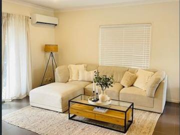 Stunning, Renovated Double Garage Townhouse in Calamvale...