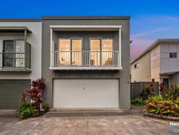 Stylish Townhouse with Exceptional Lifestyle Amenities