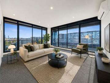 Stylish 2 Bedroom Apartment with Panoramic CBD &...
