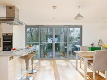 Substantial Contemporary Detached Home Solent Lawns,...