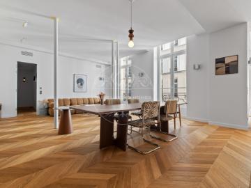 Superbe appartement atypique à Paris 1er !